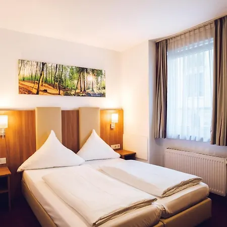 Domblick Garni 3* Kolín nad Rýnem