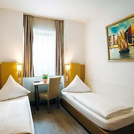 Hotel Domblick Garni 3*