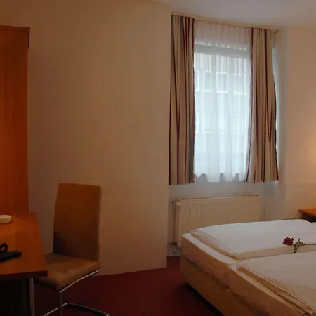 Domblick Garni 3* Kolín nad Rýnem