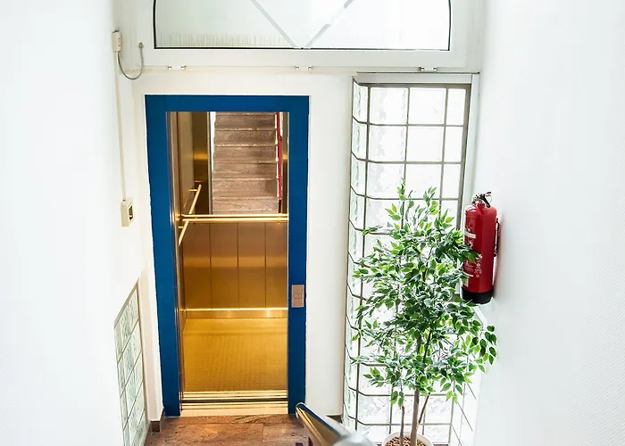 호텔 돔블리크 가르니